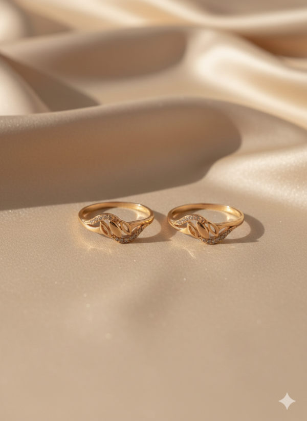 Golden Marquise Diamond Ribbon Ring