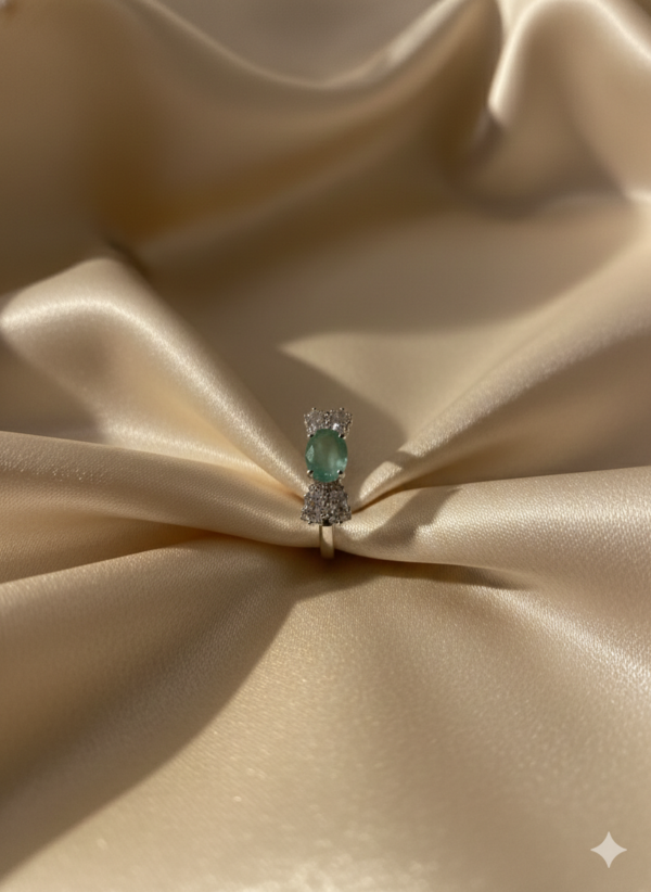 Elegant Emerald Silver Bow Ring
