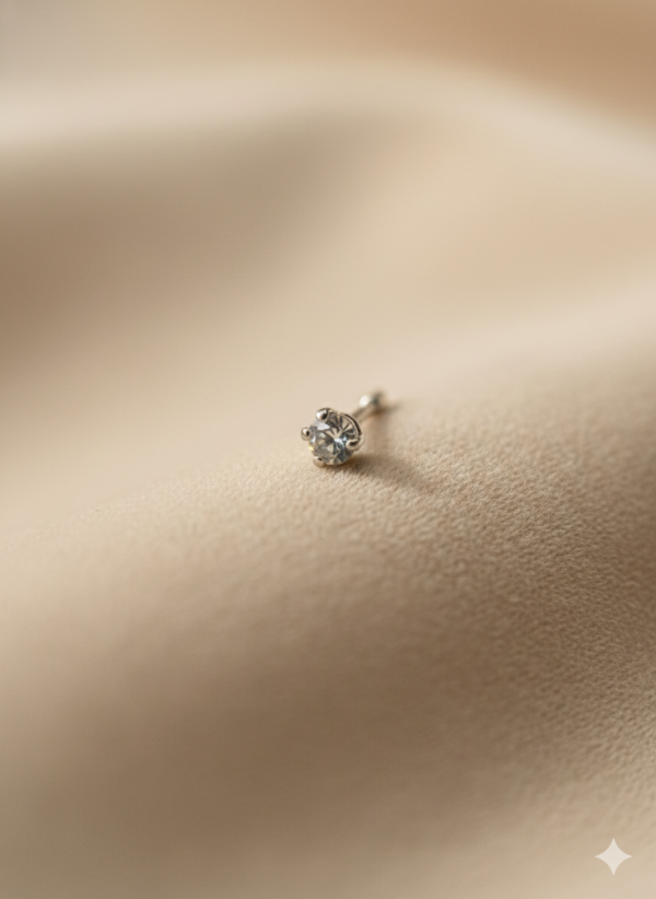 Elegant Solitaire Diamond Nose Pin
